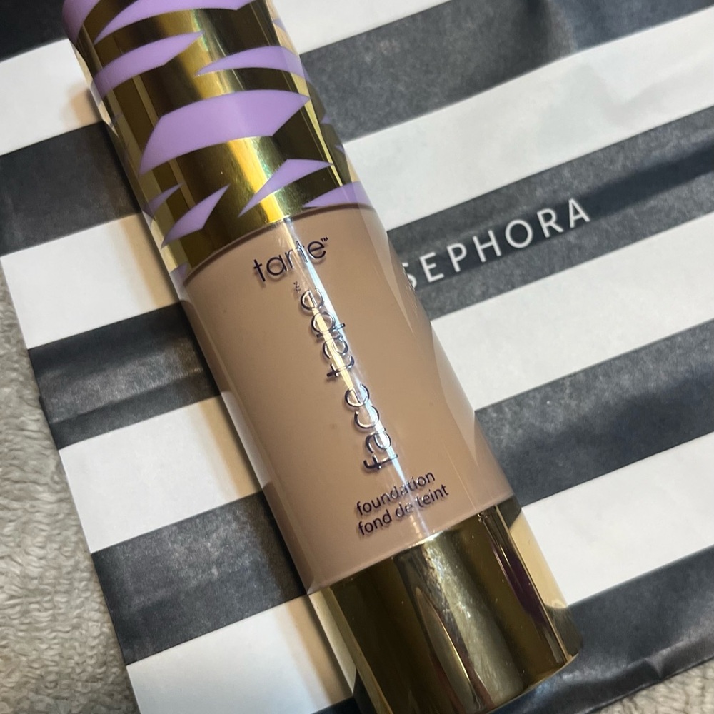 Tarte Double Duty Beauty face tape foundation 22B light beige